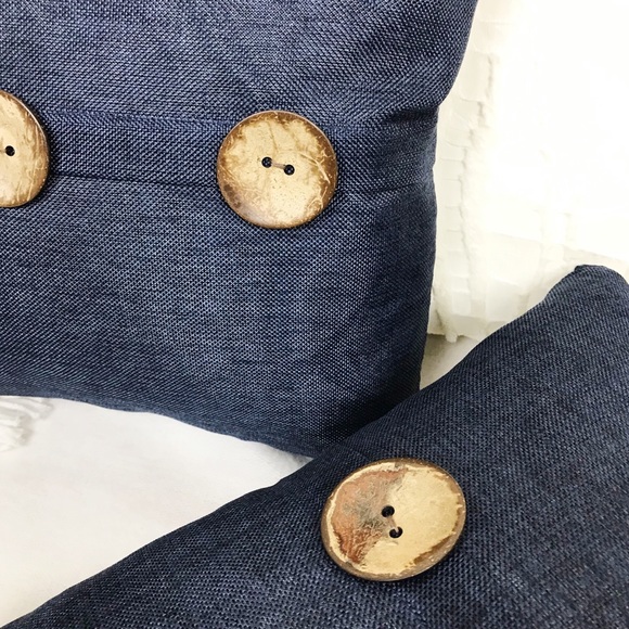 🚫Sold🚫 Marlo Lorenz Button Accent Pillow Navy - Picture 5 of 8